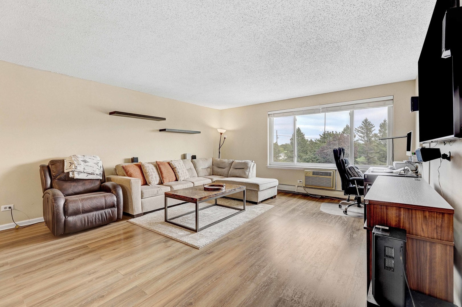 1206 S New Wilke Road 403