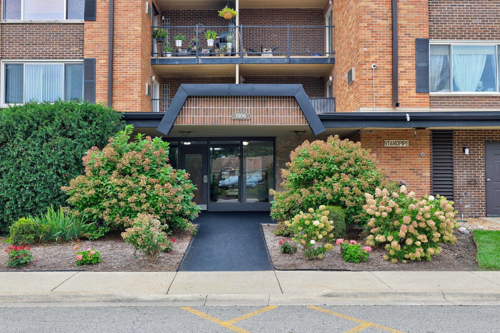 1206 S New Wilke Road 403