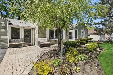 Tiny photo for 19762 W West Shore Drive, Mundelein, IL 60060 (MLS # 12634661)