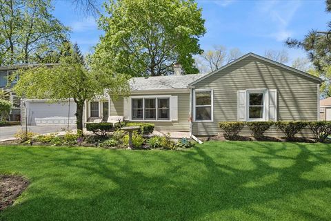 Tiny photo for 19762 W West Shore Drive, Mundelein, IL 60060 (MLS # 12634661)
