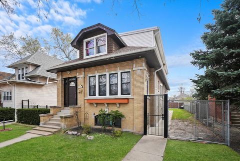 Tiny photo for 5019 N Kostner Avenue, Chicago, IL 60630 (MLS # 12418538)