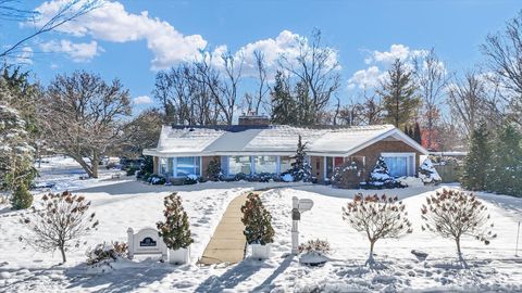 Photo of 22 Greencroft Drive, Champaign, IL 61821 (MLS # 12529352)