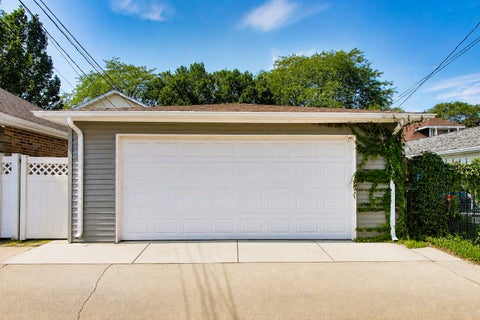 Tiny photo for 5649 N Moody Avenue, Chicago, IL 60646 (MLS # 12750993)