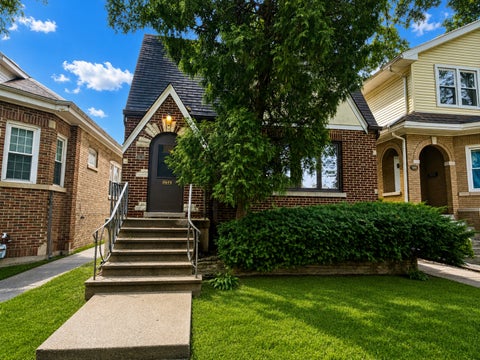 Photo of 5649 N Moody Avenue, Chicago, IL 60646 (MLS # 12750993)