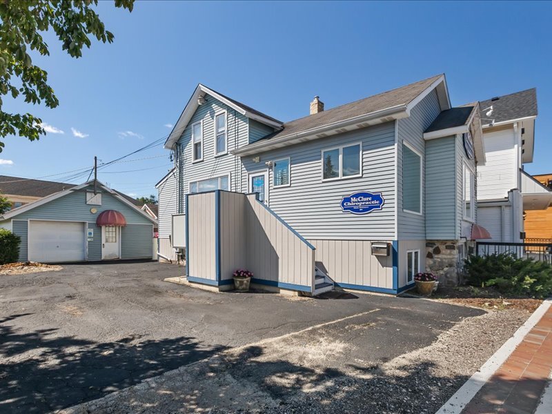 111 W Railroad Avenue NW