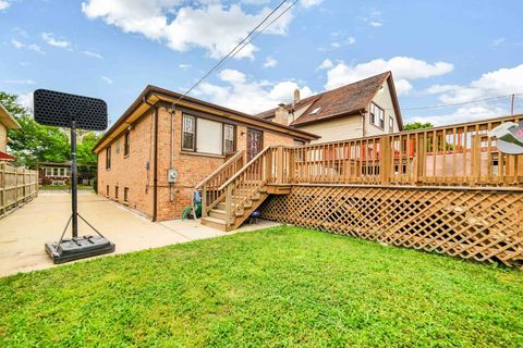 Tiny photo for 2725 N Oak Park Avenue, Chicago, IL 60707 (MLS # 12595041)