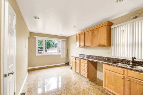 Tiny photo for 2725 N Oak Park Avenue, Chicago, IL 60707 (MLS # 12595041)