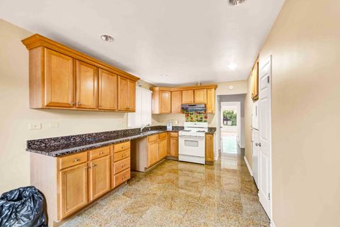 Tiny photo for 2725 N Oak Park Avenue, Chicago, IL 60707 (MLS # 12595041)