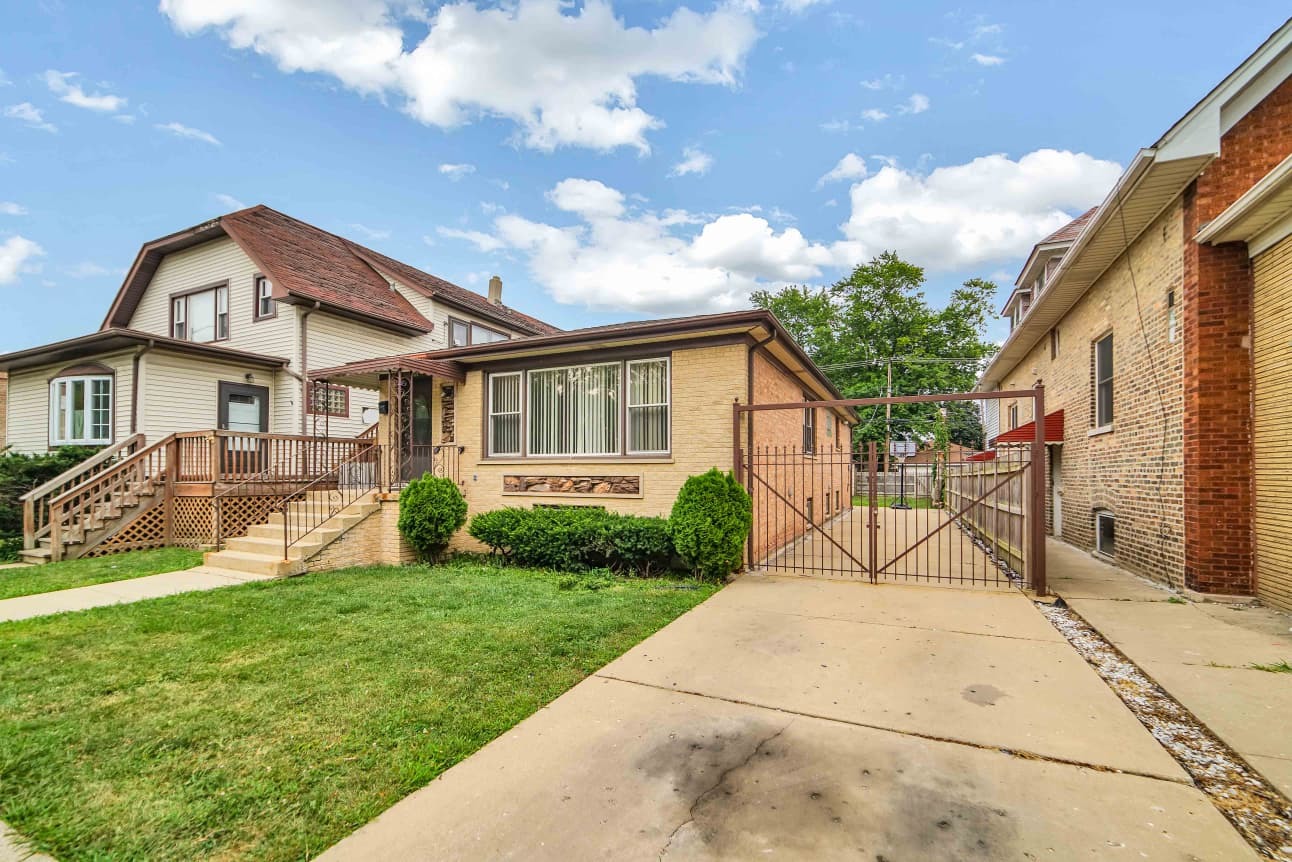 2725 N Oak Park Avenue