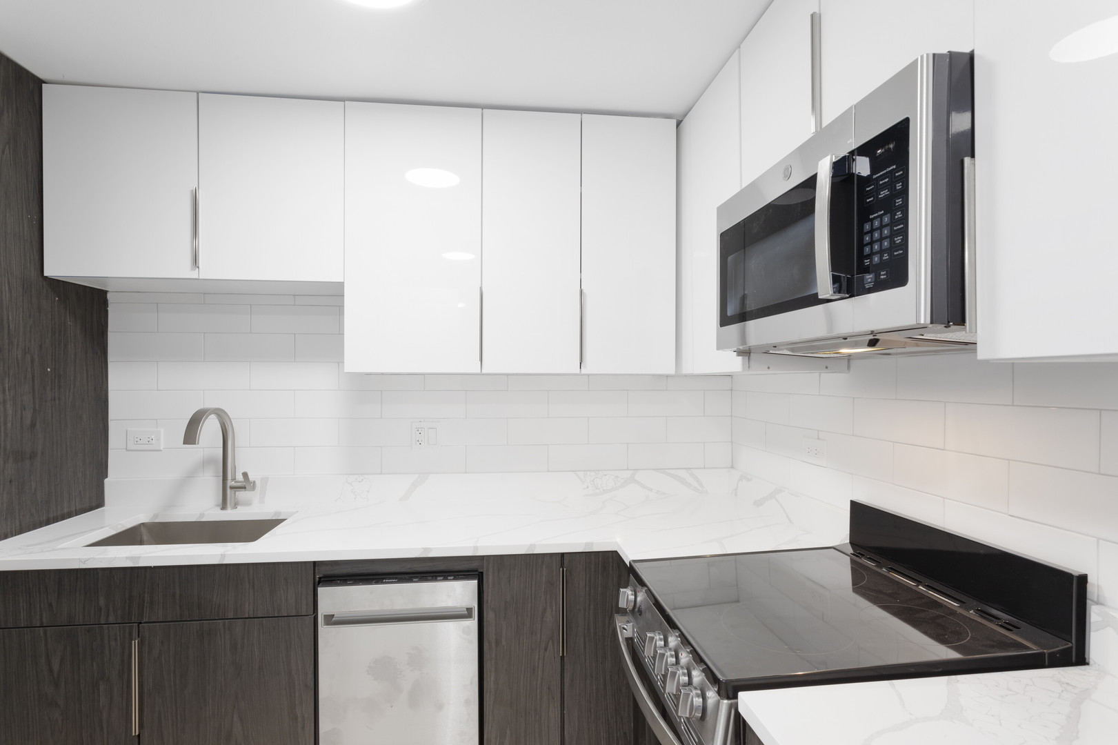 6026 N Winthrop Avenue 3C