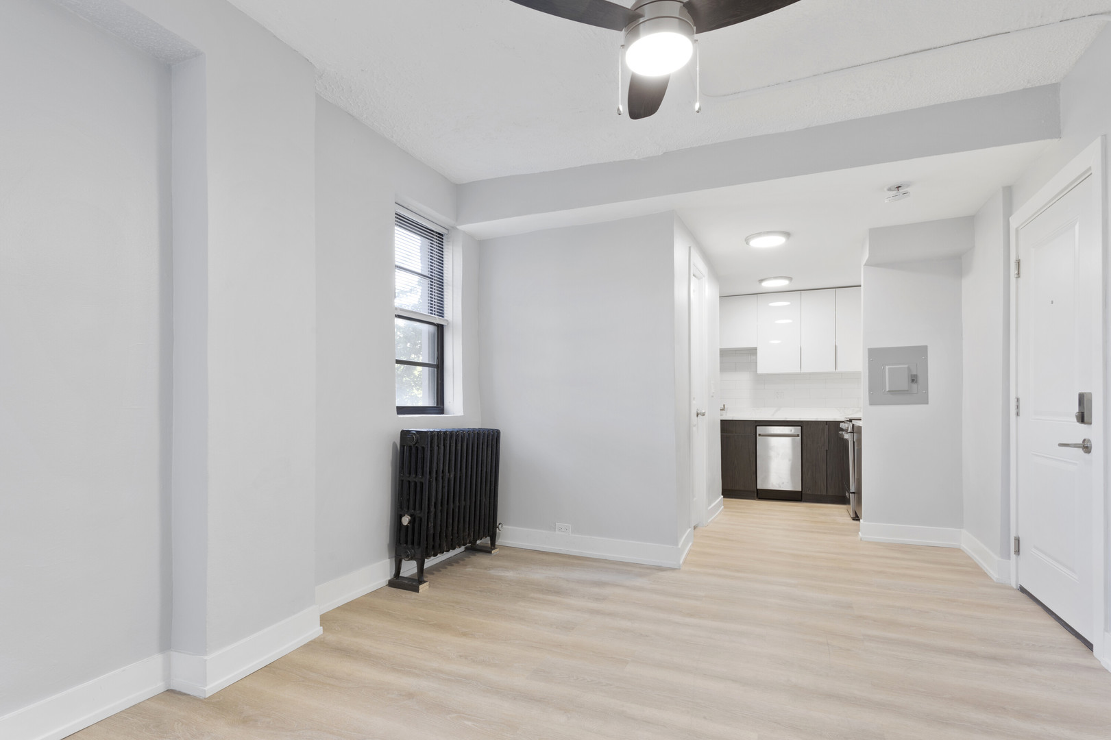 6026 N Winthrop Avenue 3C