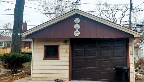 A home in Evergreen Park