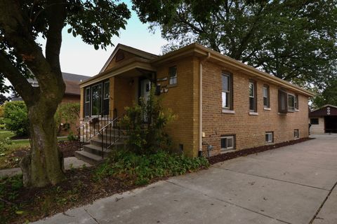 A home in Evergreen Park