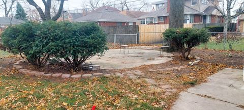 A home in Evergreen Park