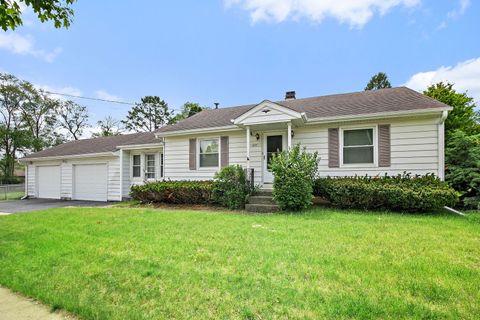 Property photo of 209 Beach Drive, Algonquin, IL 60102