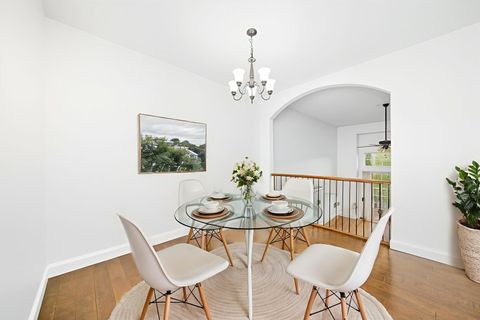 Tiny photo for 1544 Lakeridge Court, Mundelein, IL 60060 (MLS # 12479107)
