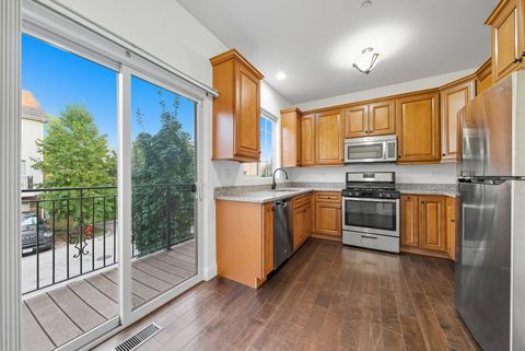 Tiny photo for 1544 Lakeridge Court, Mundelein, IL 60060 (MLS # 12479107)