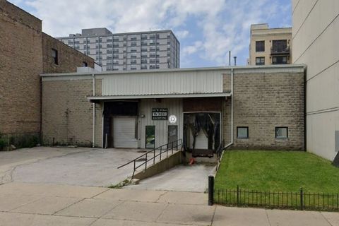 822 W Wilson Avenue Chicago IL 60640