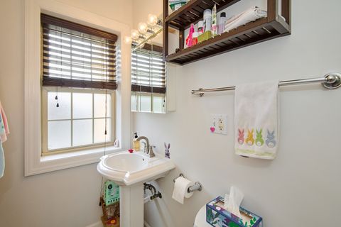 Tiny photo for 6558 N Washtenaw Avenue #2, Chicago, IL 60645 (MLS # 12436255)