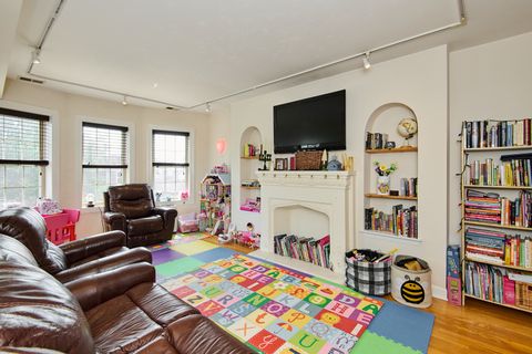 Tiny photo for 6558 N Washtenaw Avenue #2, Chicago, IL 60645 (MLS # 12436255)