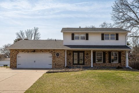 Tiny photo for 2039 E 46th Street, Davenport, IA 52807 (MLS # 12637254)
