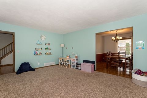 Tiny photo for 2039 E 46th Street, Davenport, IA 52807 (MLS # 12637254)