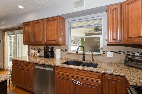Tiny photo for 2039 E 46th Street, Davenport, IA 52807 (MLS # 12637254)