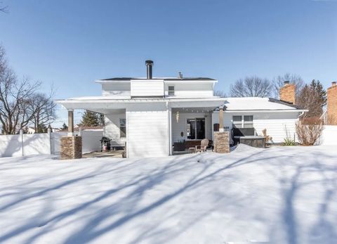 Tiny photo for 2039 E 46th Street, Davenport, IA 52807 (MLS # 12637254)