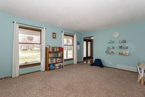 Tiny photo for 2039 E 46th Street, Davenport, IA 52807 (MLS # 12637254)