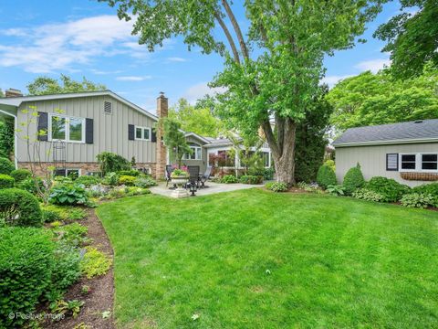 Tiny photo for 126 Naperville Road, Clarendon Hills, IL 60514 (MLS # 12657341)