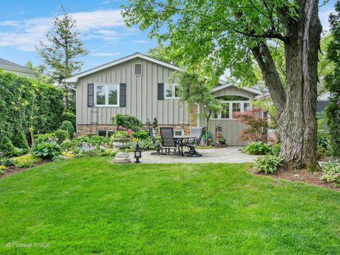 Tiny photo for 126 Naperville Road, Clarendon Hills, IL 60514 (MLS # 12657341)