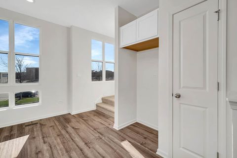 Tiny photo for 385 Summit Circle, Lombard, IL 60148 (MLS # 12496555)