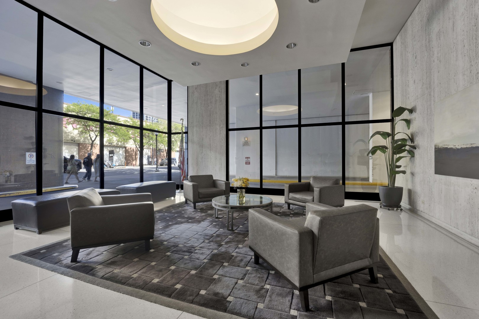 1636 N Wells Street 1605