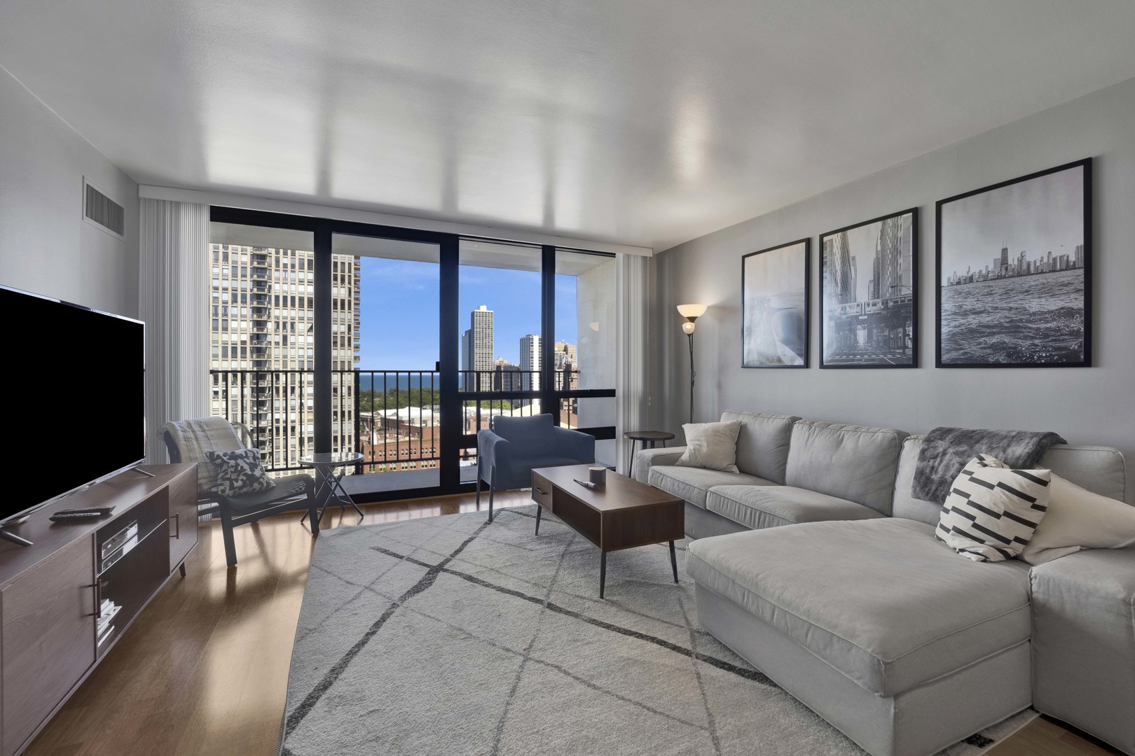 1636 N Wells Street 1605