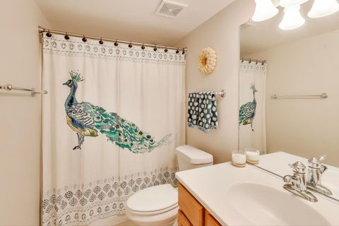 Tiny photo for 2200 Neubauer Circle, Lindenhurst, IL 60046 (MLS # 12514340)