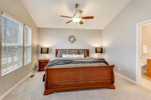 Tiny photo for 2200 Neubauer Circle, Lindenhurst, IL 60046 (MLS # 12514340)