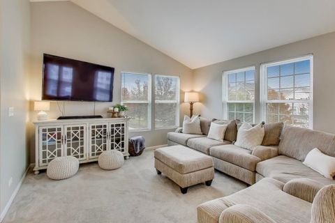 Tiny photo for 2200 Neubauer Circle, Lindenhurst, IL 60046 (MLS # 12514340)