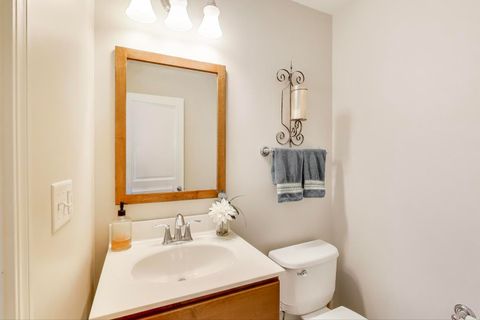 Tiny photo for 2200 Neubauer Circle, Lindenhurst, IL 60046 (MLS # 12514340)