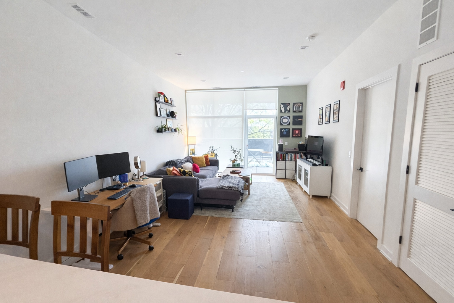 4513 N CLARK Street 203