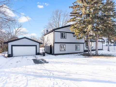 1906 N Summit Street Wheaton IL 60187