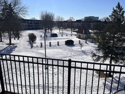 Tiny photo for 5000 Carriageway Drive #305, Rolling Meadows, IL 60008 (MLS # 12563879)