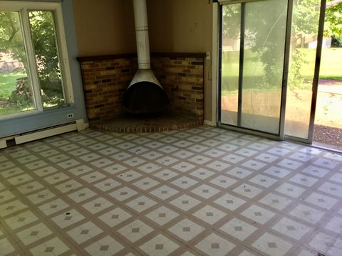 Tiny photo for 206 E Camp Mcdonald Road, Prospect Heights, IL 60070 (MLS # 12405114)