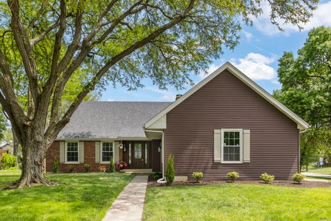 Tiny photo for 210 Westmoreland Lane, Naperville, IL 60540 (MLS # 12626526)