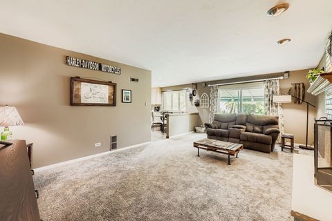 Tiny photo for 136 Caryville Lane, Schaumburg, IL 60193 (MLS # 12607548)