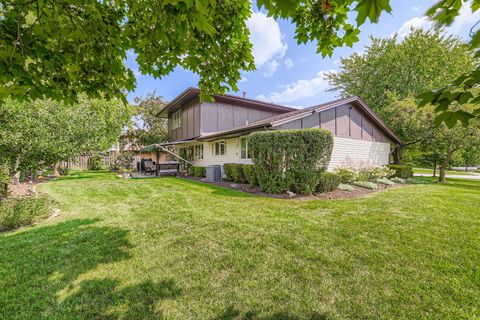 Tiny photo for 136 Caryville Lane, Schaumburg, IL 60193 (MLS # 12607548)