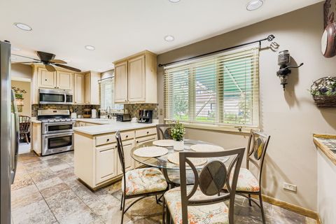 Tiny photo for 136 Caryville Lane, Schaumburg, IL 60193 (MLS # 12607548)