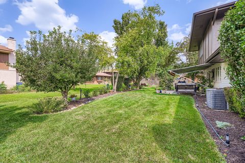 Tiny photo for 136 Caryville Lane, Schaumburg, IL 60193 (MLS # 12607548)