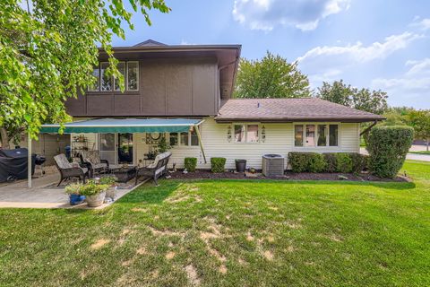 Tiny photo for 136 Caryville Lane, Schaumburg, IL 60193 (MLS # 12607548)