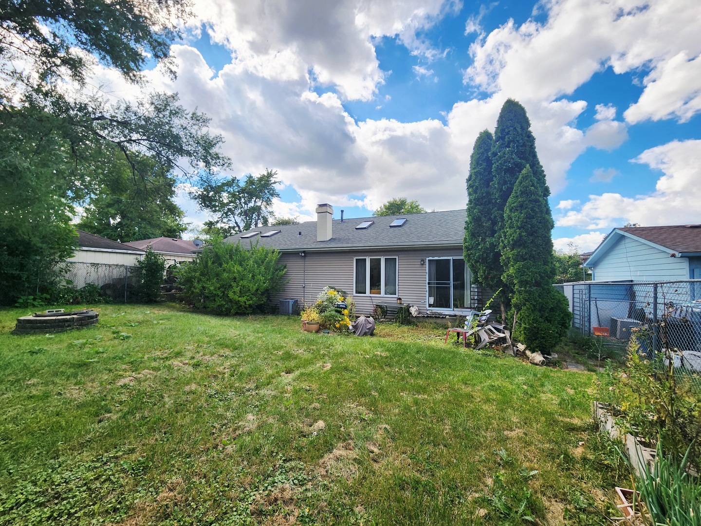 1N713 Evergreen Avenue