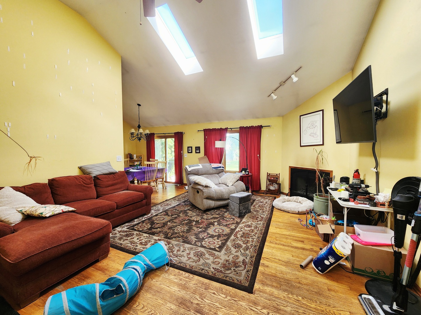 1N713 Evergreen Avenue